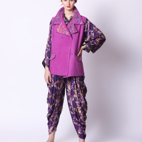 Cotton Canvas Lenticular Embroidered Sleeveless Jacket