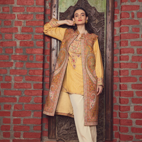 Jamawar Sleeveless Jacket