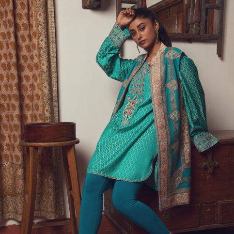 Jamawar Sleeveless Jacket