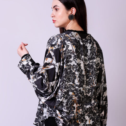 Joker patch Raglan Sleeve Blouse